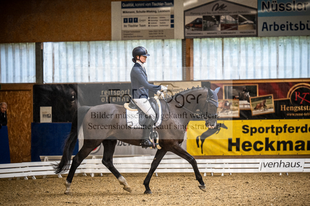 DOS_2641 | Entdecke hochwertige Reitturnierfotos von Foto Oger. Professionell, emotional und authentisch – jetzt Lieblingsmomente im Shop bestellen.Deutschlandweite Turnierfotografie. - Realisiert mit Pictrs.com