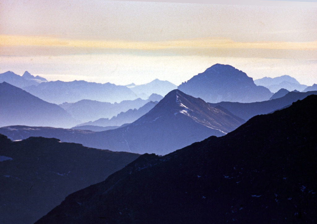 CH_Tessin_Meran_9089_120x80cm  Kopie | Beegebilder online. 
BIldarchiv von Beege Fotodesign mit ausgewählten Werken, die sich besonders gut für die Dekoration Ihrer Räume oder Wände eignen. 