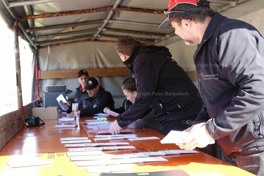 k-DSC03012 | Schwingen - Realisiert mit Pictrs.com