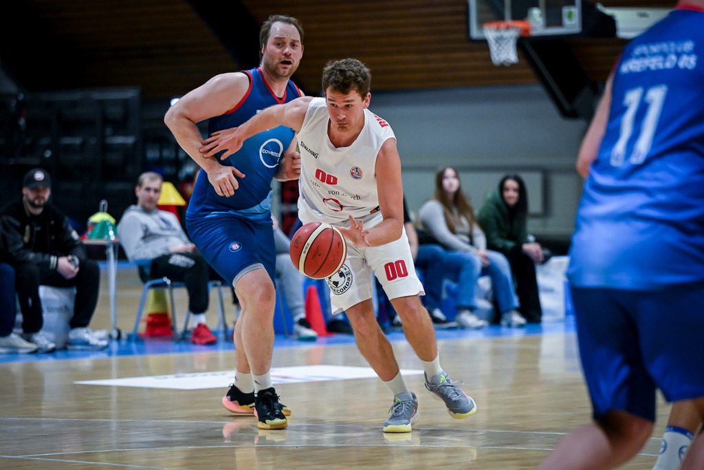 gml_076 | Fotos von Basketballspielen aus dem Raum NRW fotografiert von Gero Mueller-Laschet und Daniel Schaefer - Realisiert mit Pictrs.com