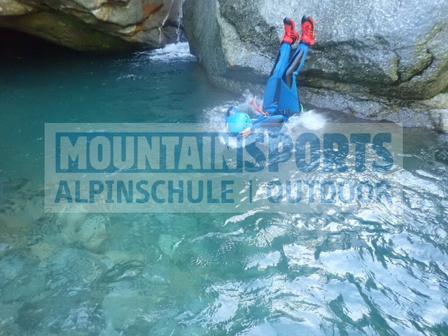 P1010108 | Bestelle die Bilder deines Berg- oder Wasser-Abenteuers mit Mountain Sports bequem von zu Hause aus direkt über unseren Online Fotoshop von pictrs.com. - Realisiert mit Pictrs.com