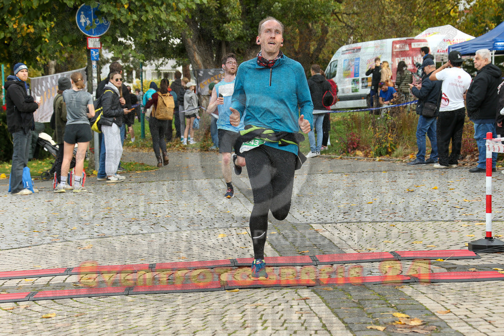 241020_1108_EX1_1179 | Sportfotografie im Rhein-Sieg Kreis, Köln, Bonn, NRW, Rheinland Pfalz, Hessen, etc. Unser Tätigkeitsfeld umfasst den Laufsport vom Volkslauf über den Marathon, Duathlon, Triathon bis zum Ultralauf wie Kölnpfad Ultra oder Schindertrail.