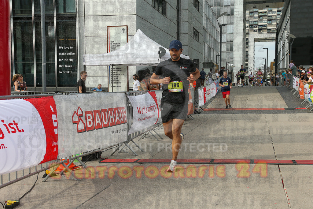 250920_1524_EX1_9284 | Sportfotografie im Rhein-Sieg Kreis, Köln, Bonn, NRW, Rheinland Pfalz, Hessen, etc. Unser Tätigkeitsfeld umfasst den Laufsport vom Volkslauf über den Marathon, Duathlon, Triathon bis zum Ultralauf wie Kölnpfad Ultra oder Schindertrail.