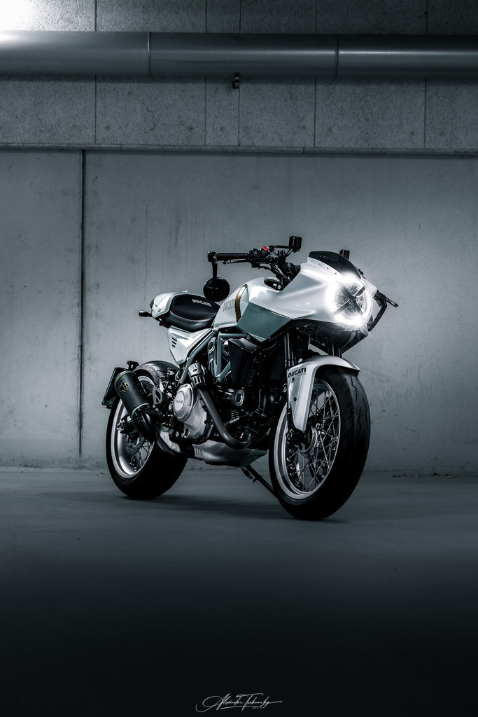 Ducati Scramber Formula 73 | Entdecken Sie die faszinierende Welt von Alexander Tschuncky Arts: Kreative Fotografie, atemberaubende Automobilkunst und hochwertiger Bilderdruck. Lassen Sie sich inspirieren! - Realisiert mit Pictrs.com