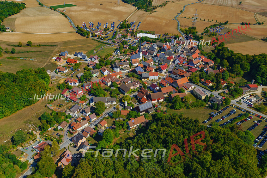 aktuelles Luftbild von  Wattendorf - Luftaufnahme wurde 2018 von https://frankenair.de mittels Flugzeug (keine Drohne) erstellt.