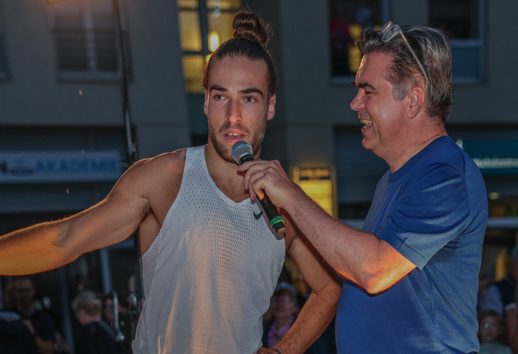 top-top.de-250828-399 | Foto, Video, Fotografie, Videografie, Fotobox, DJ, Discjockey, Musik, Musikbox, Veranstaltung, Photobooth, Amazon, Ebay, Buchtipp, Bestseller, Autor, Verlag, Buch, Wesel, Hamminkeln, NRW, Dinslaken, Rees, Drohne, Hochzeit, Party, Fotobox, Wesel, Fotograf