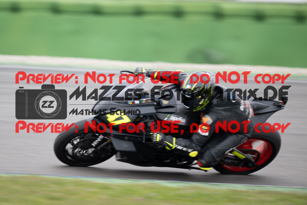 MaZZes_FotoMatrix_230410_1799 | WEISS