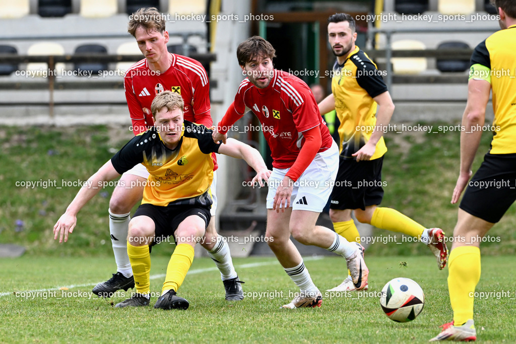 SV Arnoldstein vs. FC Union Sillian-Heinfels | #8 Ruairidh James Johnson SV Arnoldstein, #20 Marco Ortner FC Sillian, #11 Pascal Brandstätter FC Sillian, SV Arnoldstein vs. FC Union Sillian-Heinfels, SV Arnoldstein vs. FC Union Sillian-Heinfels am 29.03.2026 in Arnoldstein (Waldparkstadion Arnoldstein), Austria, (Photo by Bernd Stefan)