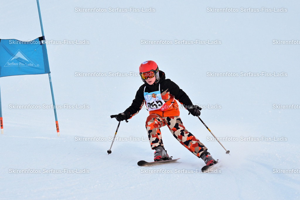 SRF_25.12.2025_0178 | Skirennfotos,Serfaus,Fiss,Ladis,Kinderskirennen,Winter,Tirol,Oberland,skirace,SFL,feelfree,weil wir's genießen,ski,Ski,skifahren,Sonnenplateau, - Realisiert mit Pictrs.com