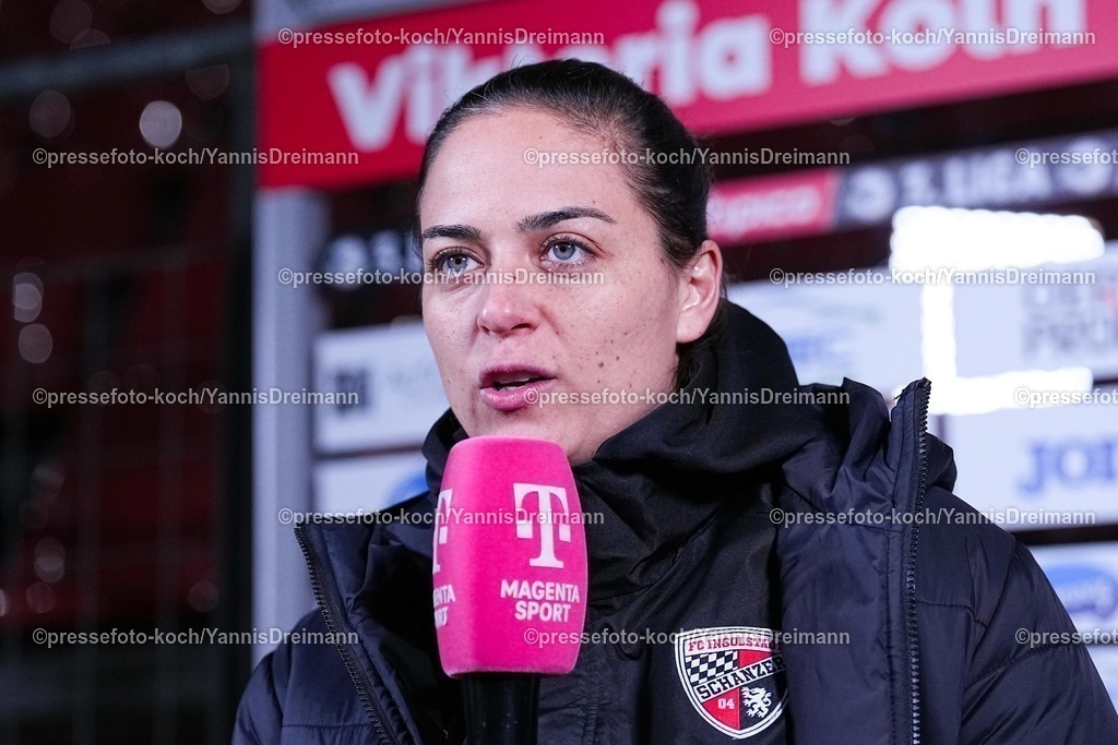 xYDR31102501004 | 31.10.2025, xydrx, Fußball, 3.Liga, FC Viktoria Köln - FC Ingolstadt 04, Saison 2025 2026, Sportpark Höhenberg:  Sabrina Wittmann (Cheftrainerin FC Ingolstadt) DFB regulations prohibit any use of photographs as image sequences and or quasi-video.