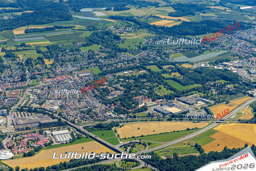 Aktuelles Luftbild von  Ravensburg - Die Luftaufnahme wurde 2022 mittels UL-Flugzeug erstellt ( keine Drohne ) - hochauflösende Kamera-Systeme von  Canon -Beste Qualität - Für grossformatige Ausdrucke geeignet. Die Geschenkidee !