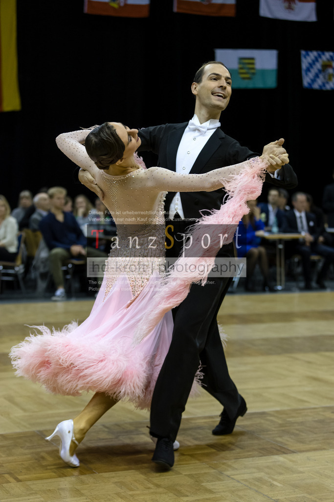 20241102_DC_HGR_Std_08797 | Tanzsportbilder, Standardtanz, Lateintanz, WDSF, DTV, LTVB, dancecomp, goc, hessen tanzt, blaues band der spree, walzer, tango, wiener walzer, slowfox, quickstepp, samba, rumba, cha-cha-cha, paso doble. jive, hd-kroft photography, turniertanzsport