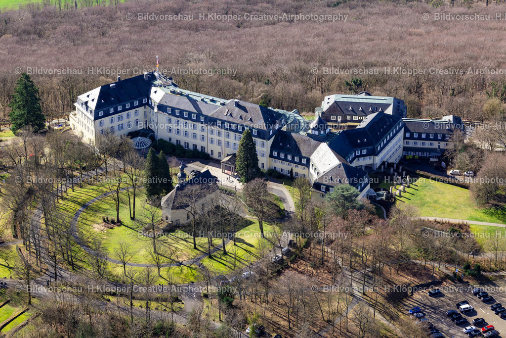 Luftbilder Königswinter-0149 | Luftbildfotografie Gebäudekomplex der Hotelanlage Steigenberger Grandhotel &amp; Spa Petersberg in Königswinter im Bundesland Nordrhein-Westfalen, Deutschland. - Realisiert mit Pictrs.com