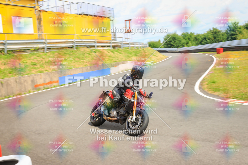 _DSK2852 | Hier findet Ihr Bilder von Touristenfahrten auf der Nürburgring Nordschleife oder von anderen Veranstaltungen die ich besucht habe. Viel Spass beim Durch Schauen 