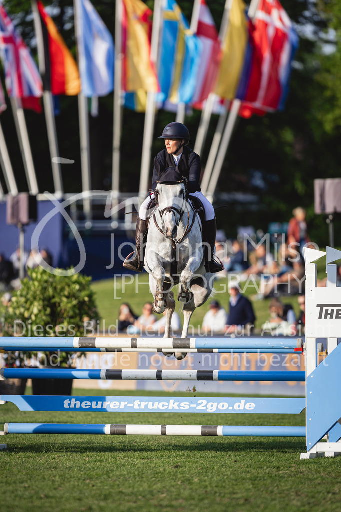240510_Hamburg_Amateur-Small-310 | Deine schönsten Turniermomente als professionelle Fotos! Entdecke hochwertige Pferdesport-Fotografie im Online-Shop. Jetzt Fotos finden & bestellen!