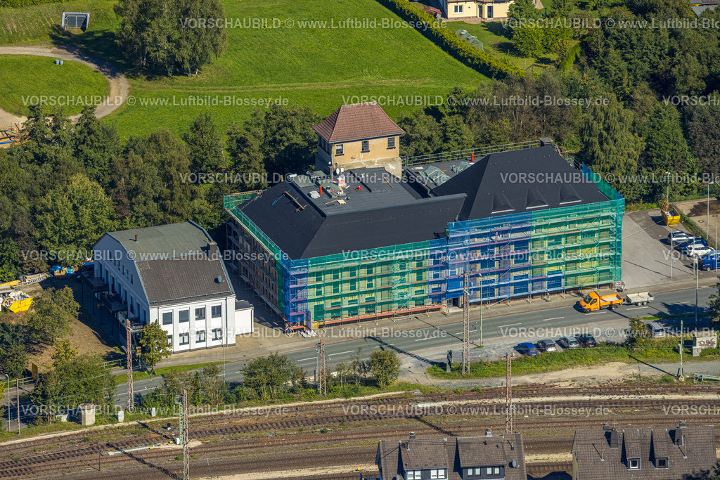 Lennestadt230910638Meggen | Luftbild, ELKUPA Gebäude Renovierung, Meggener Straße, Meggen, Lennestadt, Sauerland, Nordrhein-Westfalen, Deutschland