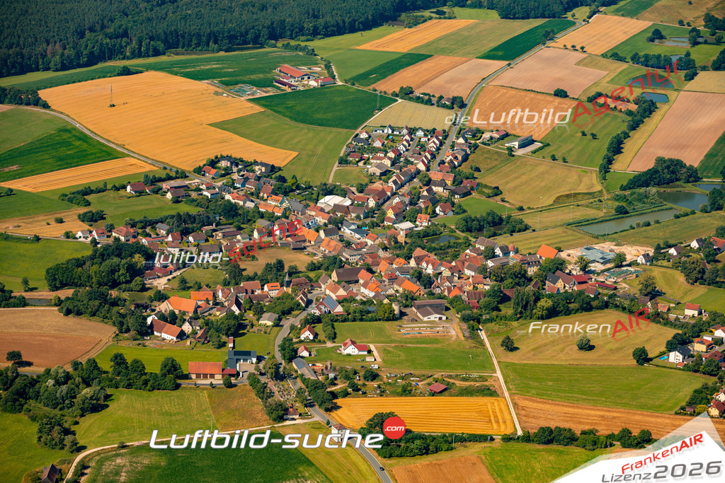 Das Luftbild zeigt : Brunn Emskirchen - Die Luftaufnahme wurde 2024 vom UL-Flugzeug aus erstellt ( keine Drohne ) - Hochauflösende Luftaufnahme - Für grossformatige Ausdrucke geeignet. Die Geschenkidee !Mit Lizenz und Bildrechte bestellbar
