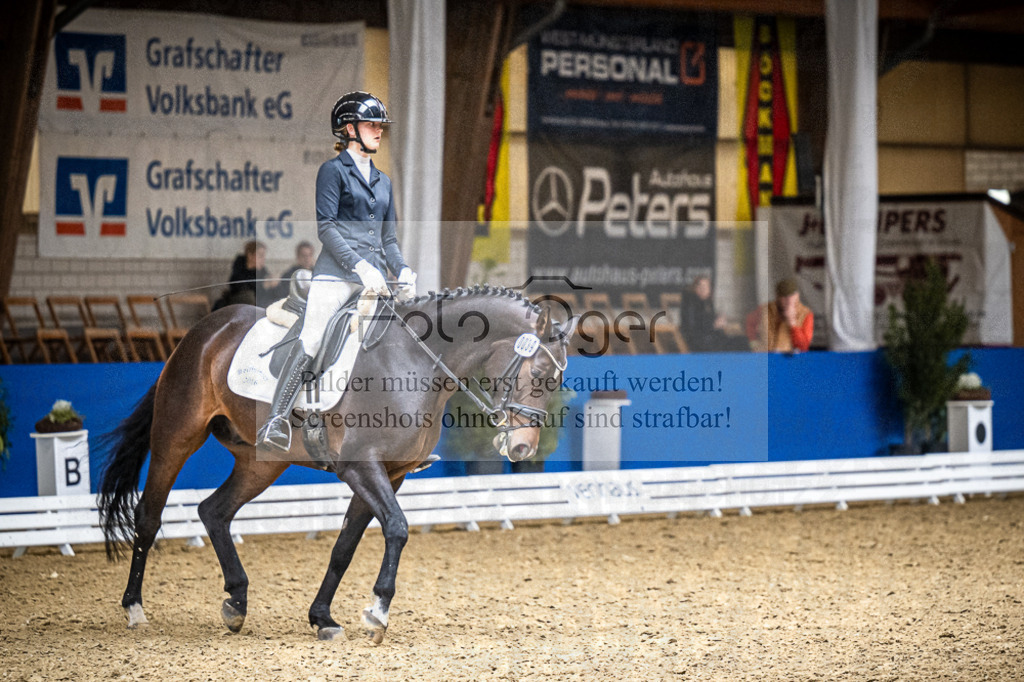 DOS_1070 | Entdecke hochwertige Reitturnierfotos von Foto Oger. Professionell, emotional und authentisch – jetzt Lieblingsmomente im Shop bestellen.Deutschlandweite Turnierfotografie. - Realisiert mit Pictrs.com