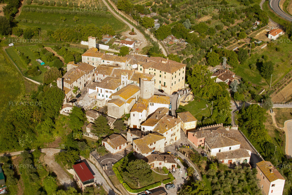 Luftbild: Dorf - Ansicht in Rapolano Terme im Bundesland Siena in Italien. Foto: IMG_28421.jpg vom 03.06.2010 durch Werner Riehm/FLY-FOTO.de
