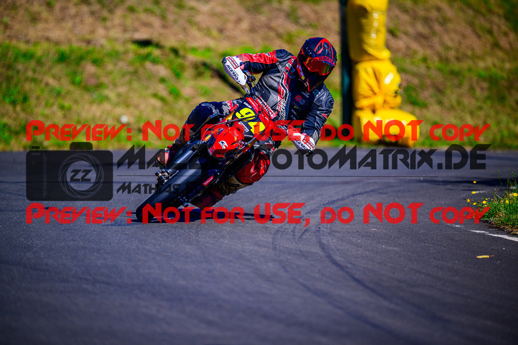 MaZZes_FotoMatrix_240816_6007705_9159 | UE40