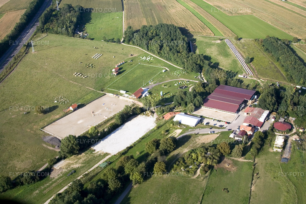 Aerial view: Riding stable in Neewiller-près-Lauterbourg in the state Bas-Rhin, France.Photo: IMG_8086.jpg taken on 09/15/2007 by Werner Riehm/FLY-FOTO.comResolution of the original: 3456 x 2304 px