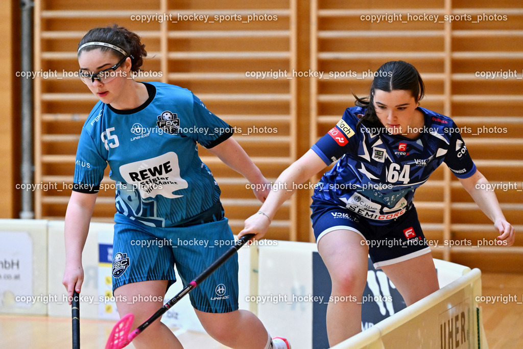 VSV Unihockey Damen vs. FCB München | #85 Sara Pilaski FCB München, #64 Laura Walluschnig VSV Unihockey, VSV Unihockey Damen vs. FCB München, VSV Unihockey Damen vs. FCB München am 24.01.2026 in Villach (Ballspielhalle St. Martin), Austria, (Photo by Bernd Stefan)