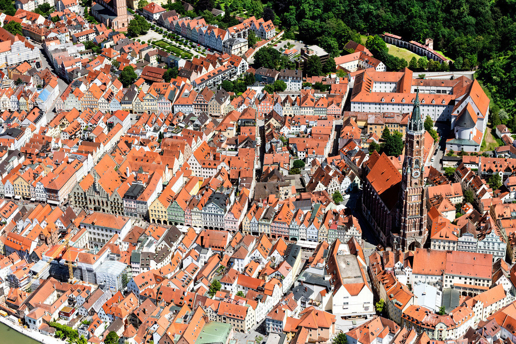 dr__0054456.jpg | LANDSHUT 12.06.2020 Altstadtbereich und Innenstadtzentrum in Landshut im Bundesland Bayern, Deutschland. // Old Town area and city center in Landshut in the state Bavaria, Germany. Foto: Daniel Reiter