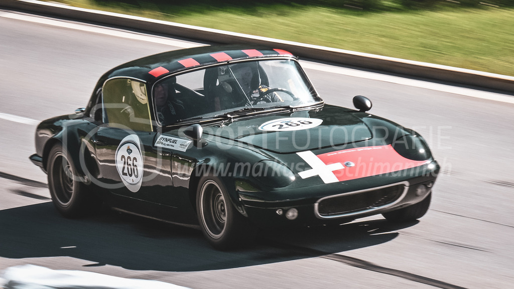 19. Arosa ClassicCar 2023 - 2. September 2023 | 19. Arosa ClassicCar 2023
Arosa, Schweiz
Fischer Martina aus Sachseln mit der Startnummer 266 in einem Lotus Elan S2, Jahrgang 1966, in der Klasse Classic Trophy.
@arosaclassiccar, @arosa.official, #arosaclassiccar, #arosa, #76curves, #classiccar
Bild: Sportfotografie Markus Aeschimann | www.markus-aeschimann.ch - Realisiert mit Pictrs.com