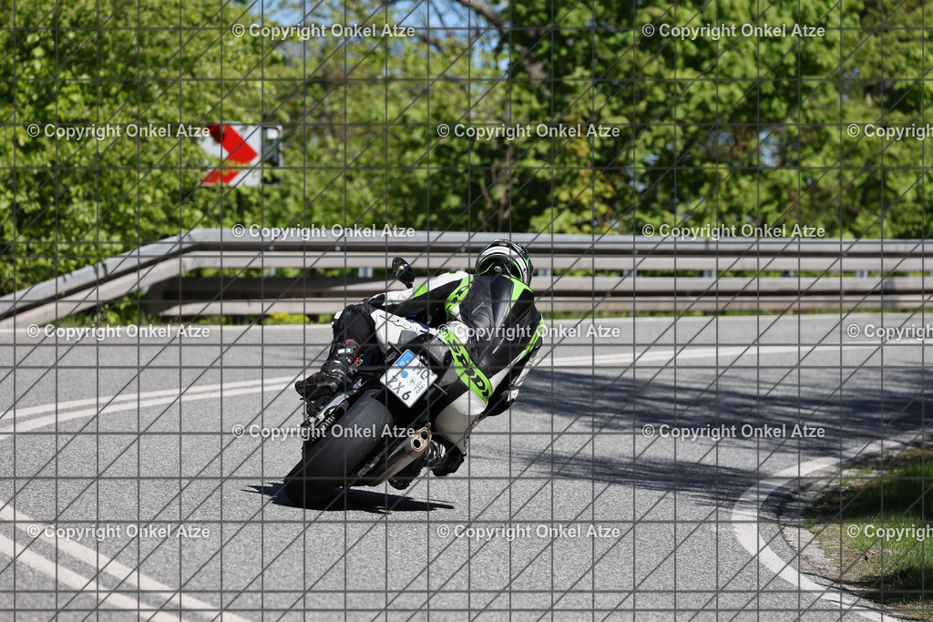 IMG_0041 | Fotograf am Kyffhäuser. Onkel Atze. Kyffhäuser Rennstrecke. Café36. Motorsportfotografie. - Realisiert mit Pictrs.com