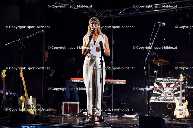 AUT, Praesentation der neuen Lask Hymne von Fans fuer Fans | 19.7.2022, Linz,Musiktheater AUT, Praesentation der neuen Lask Hymne von Fans fuer Fans, im Bild Sabine Lindorfer (Moderatorin)
