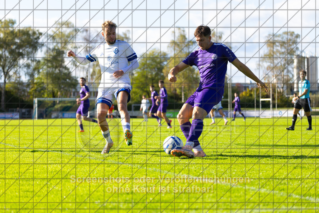 20261010_161123_0344_(c)_by_PhotoPeet | Marcel Hodzic (1.FC Eislingen #07)1.FC Eislingen (weiß) vs. TSV Bernhausen (lila), Fussball, Landesliga 2 - wfv, 11. Spieltag, Saison 2026/2027, Rasenplatz, Eichbachstation, Haldenstraße, 73054 Eislingen, 10.10.2026 - 15:30 Uhr,Foto: PhotoPeet / Sport- &amp; Eventfotografie / Peter Harich