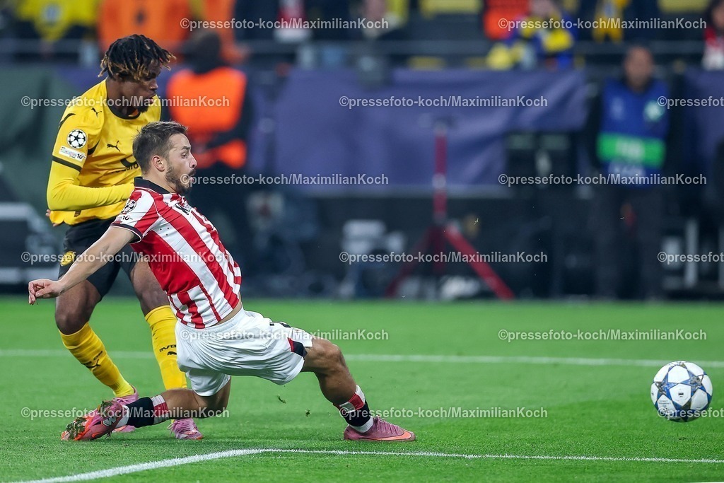 UCL01102501078 | 01.10.2025, Fußball, UEFA Champions League, Borussia Dortmund - Athletic Club Bilbao, BVB Stadion, 2. Spieltag, Saison 2025 2026: Torschuss  Tor zum 2:0 durch Torschütze Carney Chukwuemeka (BVB #17)   gegen Andoni Gorosabel (Bilbao #02) Regulations prohibit any use of photographs as image sequences and or quasi-video.
