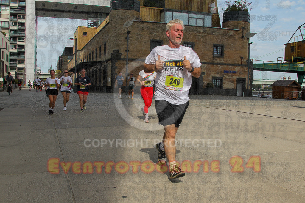 250920_1329_EV4_5762 | Sportfotografie im Rhein-Sieg Kreis, Köln, Bonn, NRW, Rheinland Pfalz, Hessen, etc. Unser Tätigkeitsfeld umfasst den Laufsport vom Volkslauf über den Marathon, Duathlon, Triathon bis zum Ultralauf wie Kölnpfad Ultra oder Schindertrail.