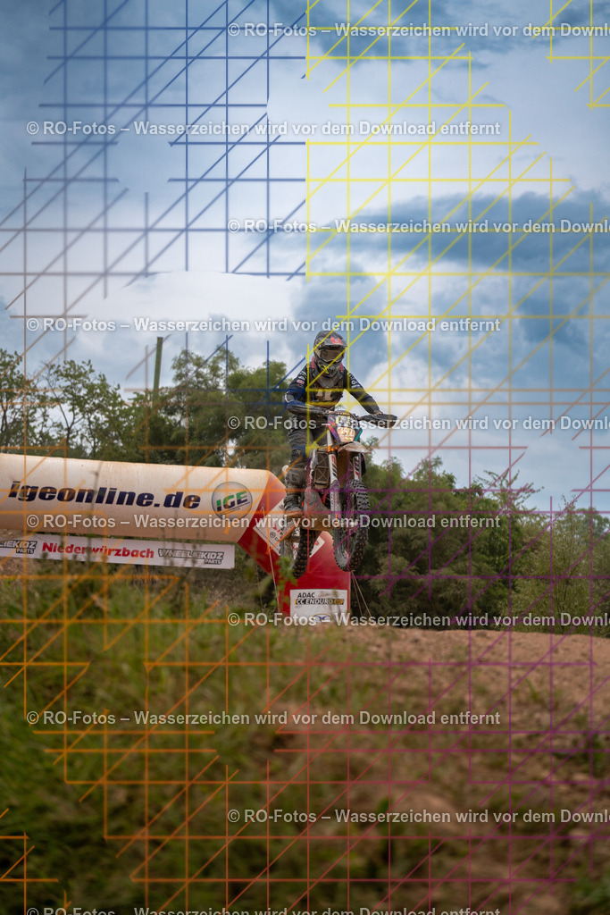 Niederwürzbach 4 Lauf-1756 | Sportfotografie von RO-Fotos: Motorsport, Motocross, Enduro, Laufveranstaltungen und Triathlon. Professionelle Fotos von Sportlern und Events. - Realisiert mit Pictrs.com