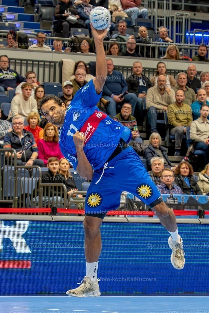 KKU15122401022 | 15.12.2024, xkkux, Handball, 2. HBL, Bergischer HC - VfL Lübeck-Schwartau, Mitsubishi Electric HALLE Düsseldorf, Saison 2024 2025: Djibril M Bengue (BHC #11)