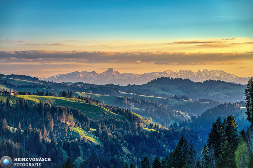 Landschaften_0040 | Alle Bilder von Heinz Vonäsch Fotografie können alle zu günstigen Preisen gekauft werden! Download der Bilder, Ausdrucke, Postkarten, Tassen T-Shirts, Kalender, Alu- Dibond usw. - Realisiert mit Pictrs.com