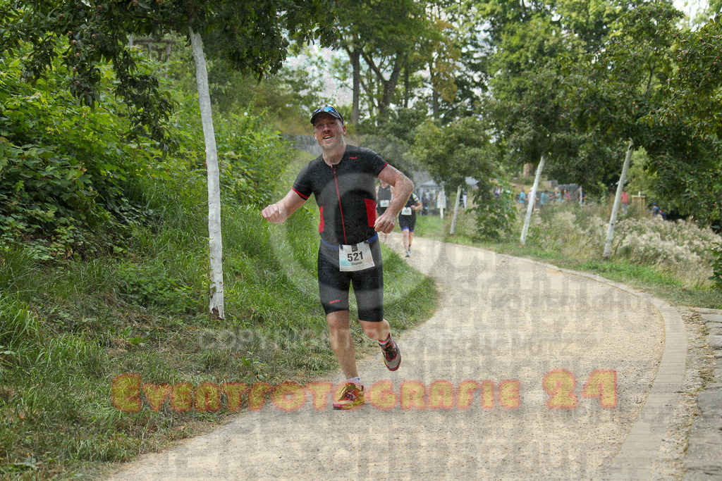 250824_1409_EX1_5191 | Sportfotografie im Rhein-Sieg Kreis, Köln, Bonn, NRW, Rheinland Pfalz, Hessen, etc. Unser Tätigkeitsfeld umfasst den Laufsport vom Volkslauf über den Marathon, Duathlon, Triathon bis zum Ultralauf wie Kölnpfad Ultra oder Schindertrail.
