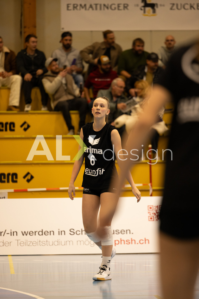 Volleyball I Frauen I Saison 2025-2026 I CEV Volleyball Challenge Cup 2026 | Women I 16th Finals I VC Kanti Schaffhausen - TJ Ostrava I 03.12.2025 | VC Kanti Schaffhausen - 6 Nina Cavka (CH) – Aussen - Realisiert mit Pictrs.com