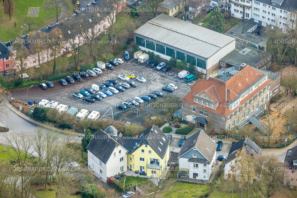 Velbert251200973Neviges | , Luftbild, AWO Kindertagesstätte Tönisheider Straße AWO Kreis Mettmann und Turnhalle, PKW und Camping-Parkplatz, Neviges, Velbert, Bergisches Land, Nordrhein-Westfalen, Deutschland