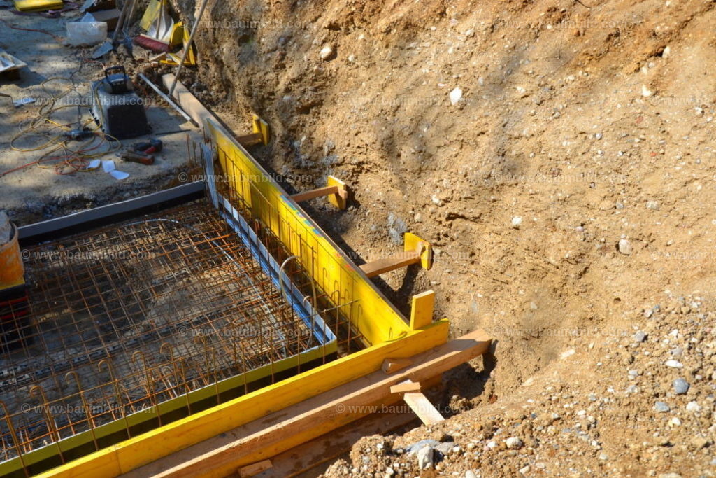 bib-lg04-betonarbeiten-0061 | Nach LV-Leistungsgruppen sortierte Detailfotos über den Bau eines Hauses. Alle Hausbau-Bilder direkt vom Urheber und Autor der Website Haus-Selber-Bauen.com