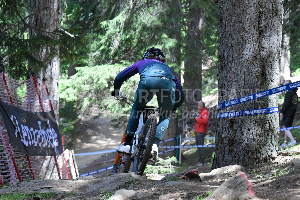 UCI Mountain Bike World Cup Lenzerheide 2022 - Downhill - 9. July 2022 | UCI Mountain Bike World Cup Lenzerheide 2022 - Downhill
Bike Kingdom, Lenzerheide
Bild: Sportfotografie Markus Aeschimann | www.markus-aeschimann.ch - Realisiert mit Pictrs.com