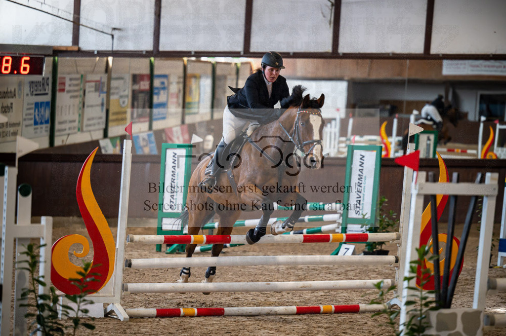 Hallenreittunier Voxtrup 2023 | Entdecke hochwertige Reitturnierfotos von Foto Oger. Professionell, emotional und authentisch – jetzt Lieblingsmomente im Shop bestellen.Deutschlandweite Turnierfotografie. - Realisiert mit Pictrs.com