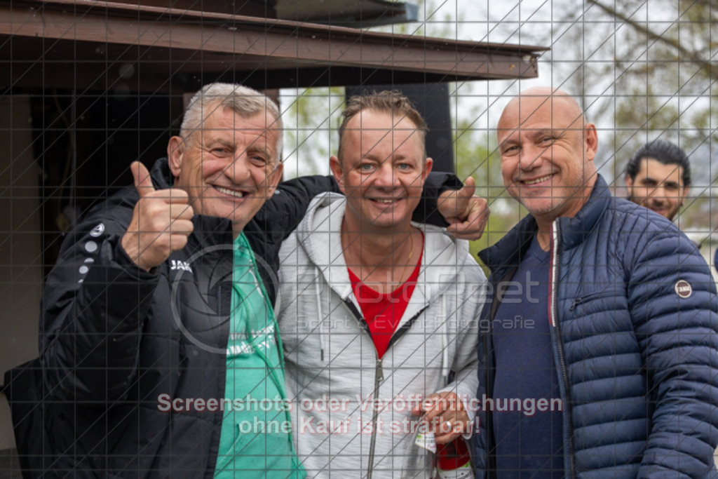 20250413_134835_0281 | #,TSG Salach II (blau) vs. TB Holzheim (weiß/rot), Fussball, Kreisliga B10 - Bezirk Neckar/Fils, 22. Spieltag, Saison 2024/2025, Kunstrasensportplatz, Staufenecker Straße 41, 73084 Salach, 13.04.2025 - 13:00 Uhr,Foto: PhotoPeet-Sportfotografie/Peter Harich