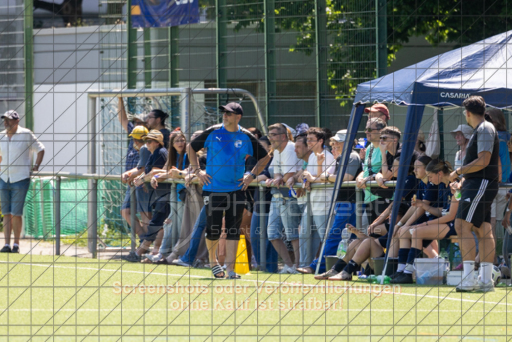 20250622_144418_0505 | #,ASV Eislingen (blau) vs. Tura Untermünkheim (orange), Fussball, Aufstiegsspiel in B-Juniorinnen-VS Nord Runde 2 - WfV, Saison 2024/2025, Kunstrasensportplatz im Ösch, Staufeneckerstraße, 73054 Eislingen, 22.06.2025 - 14:00 Uhr,Foto: PhotoPeet-Sportfotografie/Peter Harich