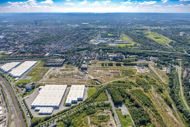 Dortmund240801030 | Baustelle Union Gelände, hinten Küpperich mit Emschertal und KGV Kleingärtnerverein Im Wiesengrund e.V., Dorstfelder Brücke, Dortmund, Ruhrgebiet, Nordrhein-Westfalen, Deutschland
