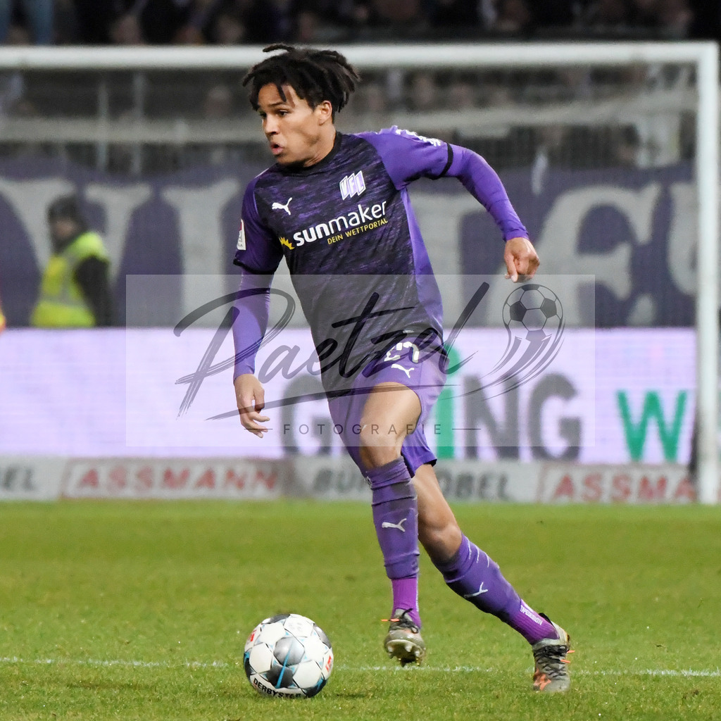 20200129_OSNSVS_0034JPG | Fußball, Herren: Felix Agu (VfL Osnabrück) in Aktion, am Ball, Einzelaktion beim Spiel der 2. Bundesliga zwischen VfL Osnabrück vs. SV Sandhausen am 29.01.2020 im Stadion an der Bremer Brücke in Osnabrück, Deutschland.(Foto von Nico Paetzel) - Realisiert mit Pictrs.com