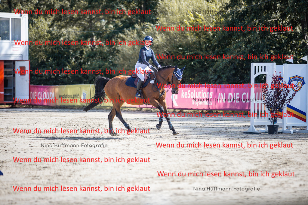 BK1A7004 | Turnierbilder Turnierfotos Nina Hüffmann Turnierfotografie Pferdefotografie Tierzeichnung Haustierzeichnung Pferdezeichnung Hundezeichnung Videograf  - Realisiert mit Pictrs.com