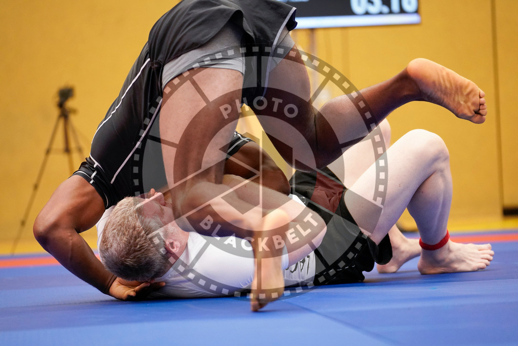 20240203PBB09890 | Fighters compete during the Brazilian Jiu-Jitsu Championship of the AJP Tour in Maintal by Frankfurt am Main, Germany, on February 2, 2024.