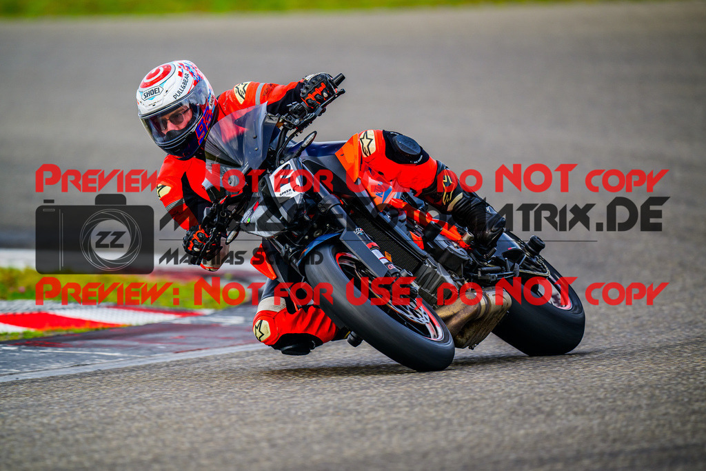 MaZZes_FotoMatrix_240911_6007705_3025 | ROT