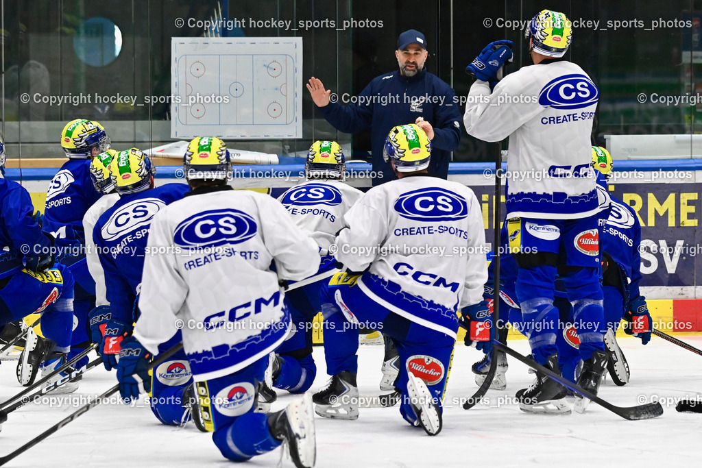 Eistrainig EC VSV mit Headcoach Pierre Allard | Eistrainig EC VSV mit Headcoach Pierre Allard, 1. Eistrainig EC VSV mit Headcoach Pierre Allard am 02.12.2025 in Villach (Stadthalle Villach), Austria, (Photo by Bernd Stefan)